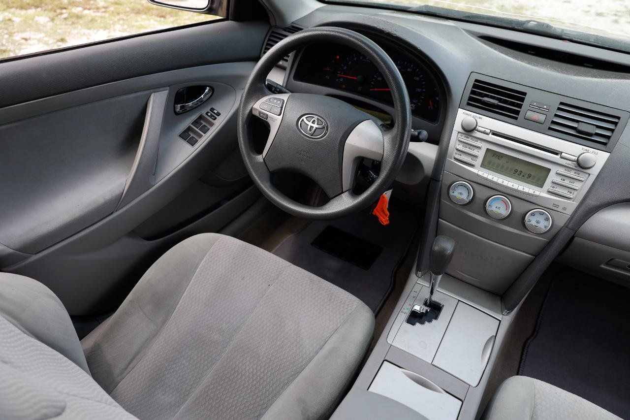 Used 2011 Toyota Camry LE FWD image 20