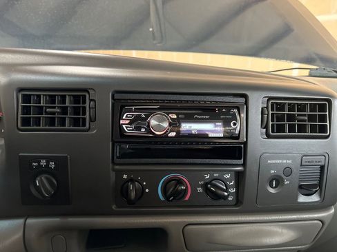 Used 2004 Ford F250 XLT image 14