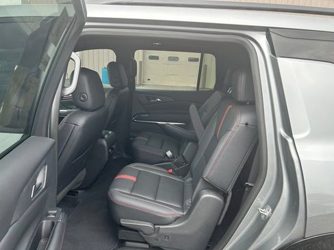 Used 2024 Chevrolet Traverse RS AWD/4WD image 6