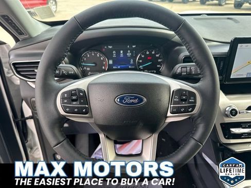 New 2024 Ford Explorer XLT w/ Equipment Group 202A image 29