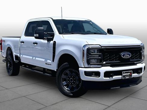Used 2025 Ford F250 XL w/ STX Appearance Package AWD/4WD image 3