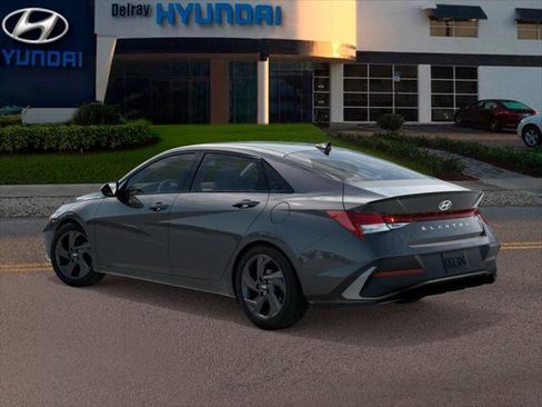 New 2026 Hyundai Elantra SEL Sport FWD image 5