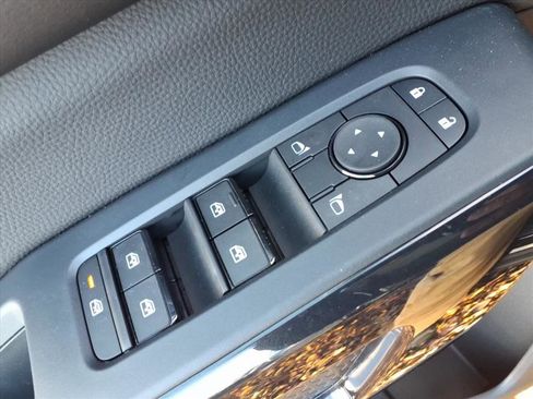 New 2025 Nissan Pathfinder S w/ Cargo Package image 17