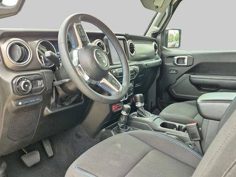 Used 2023 Jeep Wrangler Unlimited Rubicon 4xe w/ Cold Weather Group AWD/4WD image 9