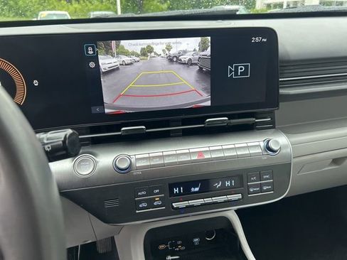 Used 2024 Hyundai Kona SEL AWD/4WD image 25