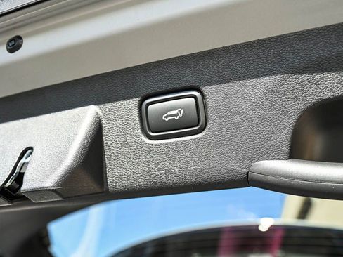 New 2026 Kia Sportage EX w/ EX Panorama Roof Package image 9