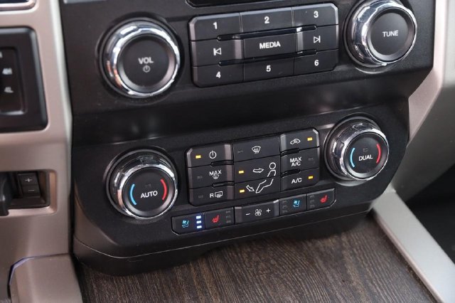 Used 2021 Ford F250 Lariat w/ Lariat Ultimate Package AWD/4WD image 19