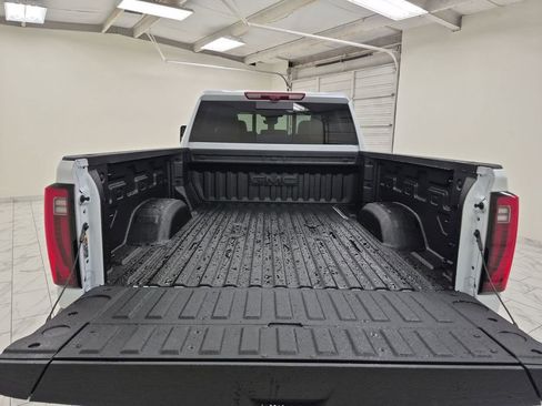New 2026 GMC Sierra 2500 Denali Ultimate w/ LPO, Black Badging Package image 27