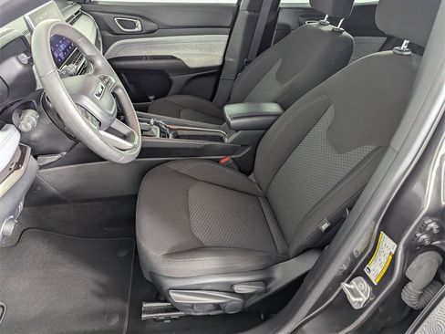 Used 2023 Jeep Compass Sport image 14