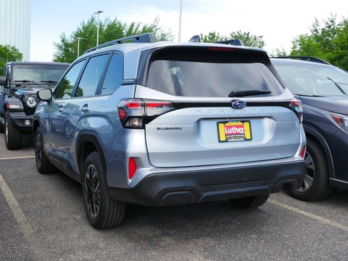 Used 2025 Subaru Forester Premium w/ Convenience Package #1 AWD/4WD image 3