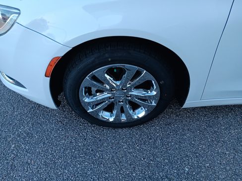 Used 2016 Chrysler 200 Limited w/ Anniversary Edition FWD image 2