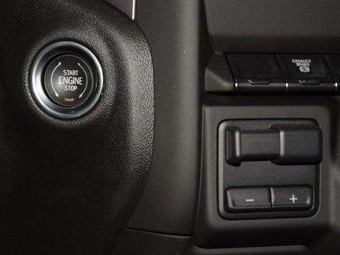 Used 2024 Chevrolet Silverado 3500 W/T image 34