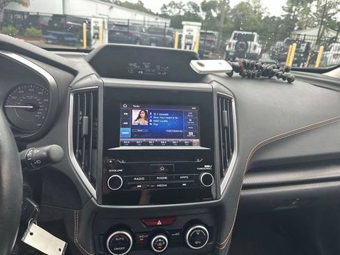 Used 2023 Subaru Crosstrek 2.0i Premium AWD/4WD image 17