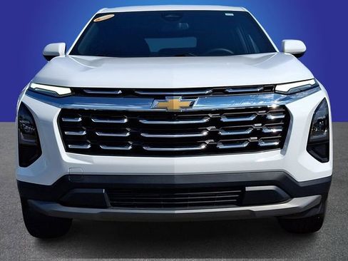 Used 2026 Chevrolet Equinox LT FWD image 2