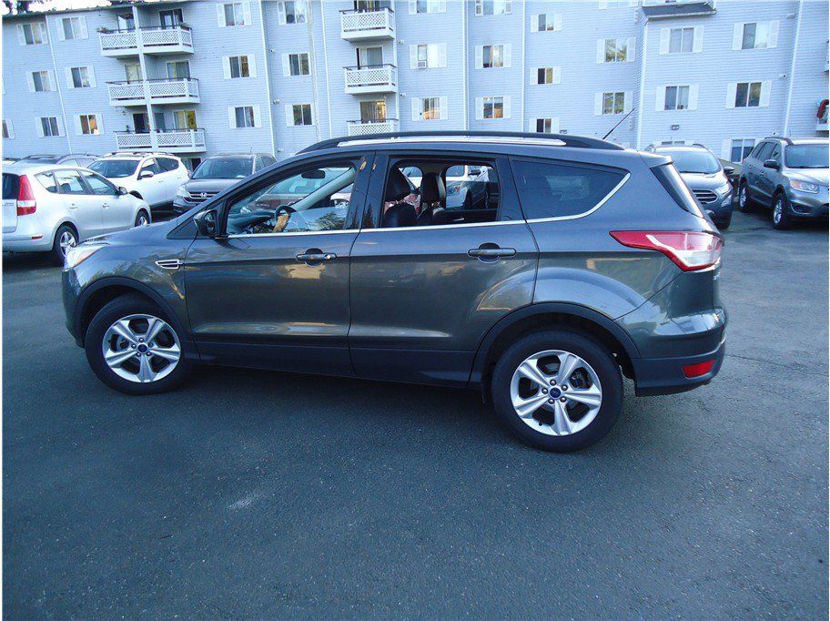 Used 2016 Ford Escape SE w/ SE Leather Comfort Package FWD image 9