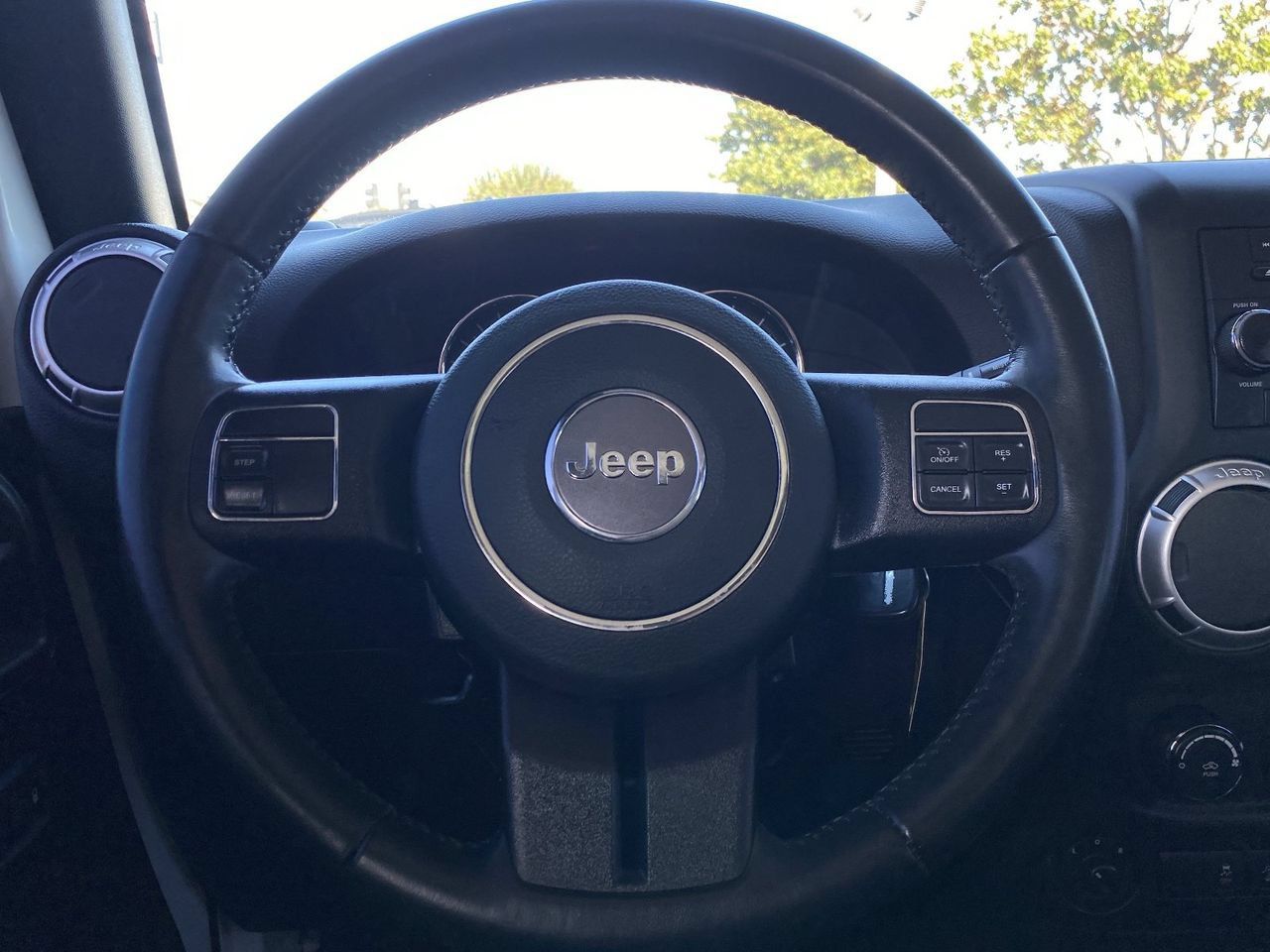Used 2018 Jeep Wrangler Unlimited Sahara AWD/4WD image 25