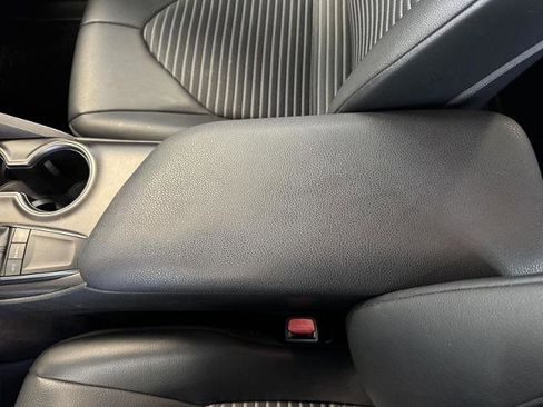 Used 2022 Toyota Camry SE FWD image 31