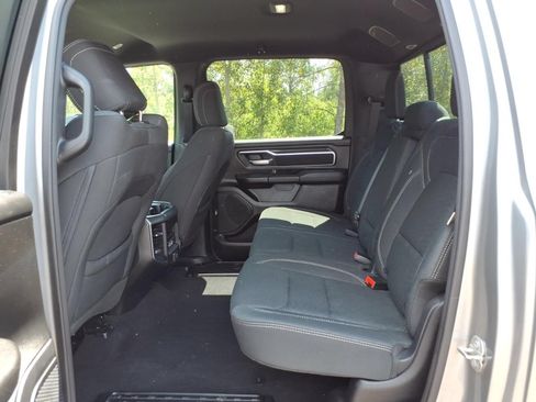 Used 2025 RAM 1500 4x4 Crew Cab image 15