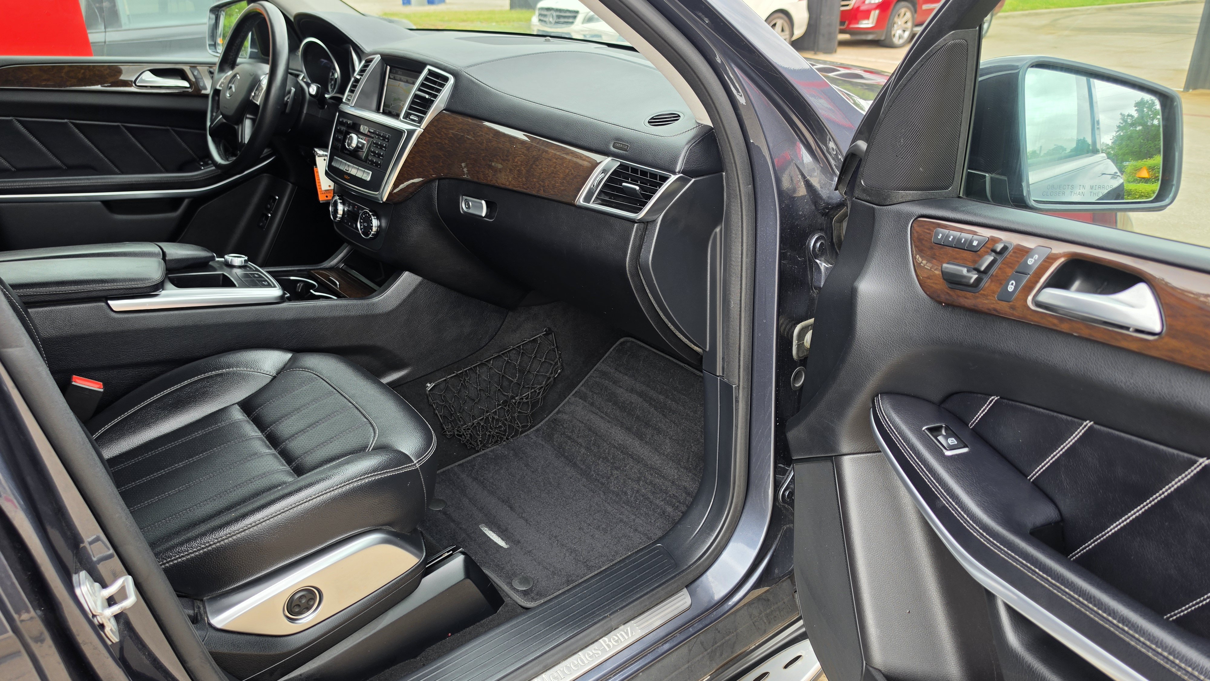 Used 2013 Mercedes-Benz GL 450 4MATIC w/ Premium 1 Pkg image 32
