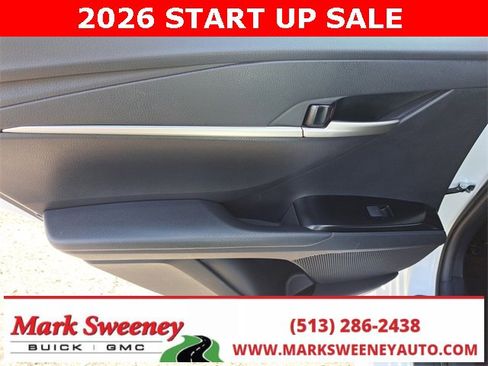 Used 2025 Toyota Camry SE image 11