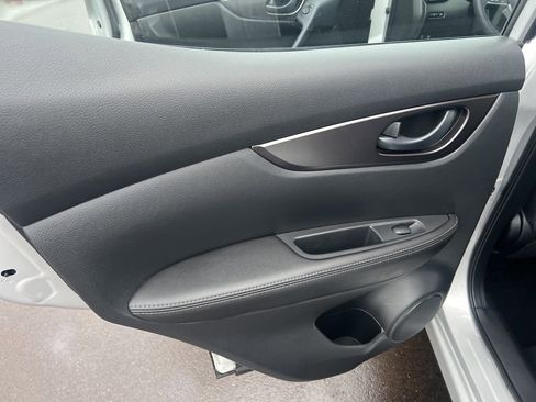 Certified 2022 Nissan Rogue Sport S image 11