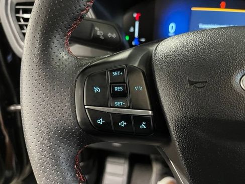 Used 2025 Ford Escape ST-Line Select AWD/4WD image 18