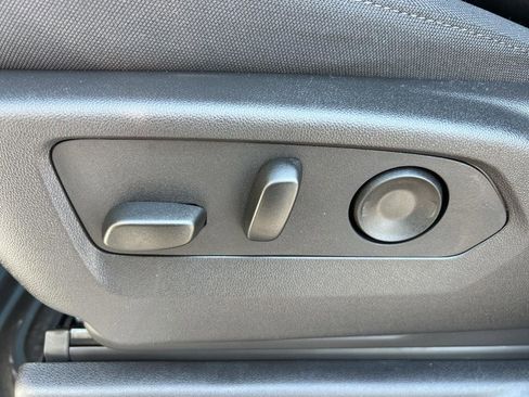 New 2025 GMC Sierra 2500 SLE w/ SLE Convenience Package image 18