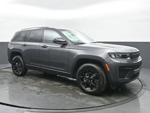 New 2026 Jeep Grand Cherokee Laredo image 7