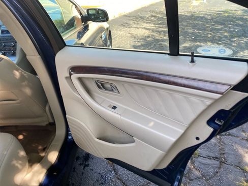 Used 2012 Ford Taurus Limited image 23