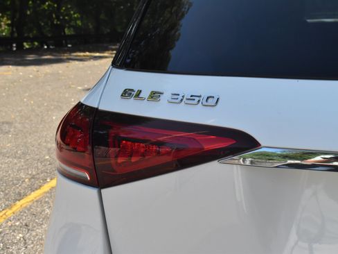 Used 2020 Mercedes-Benz GLE 350 w/ AMG Line Exterior image 16