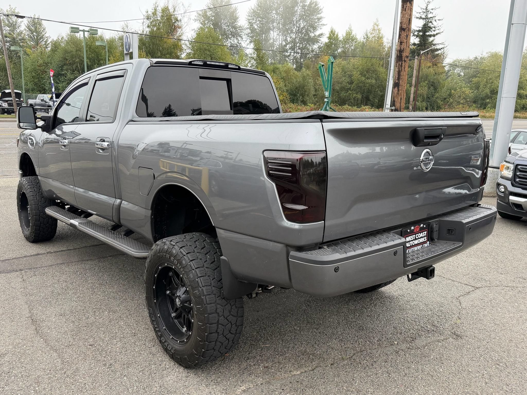 Used 2017 Nissan Titan SV AWD/4WD image 20