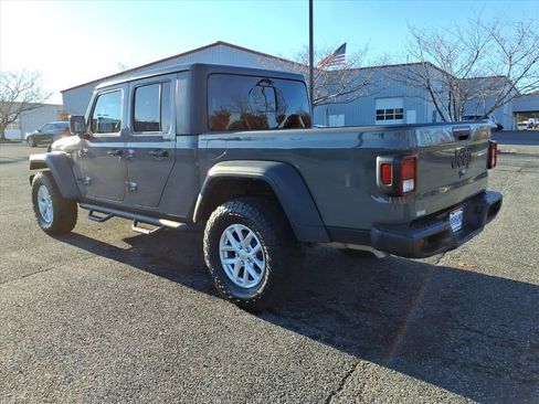 Used 2023 Jeep Gladiator Sport image 14