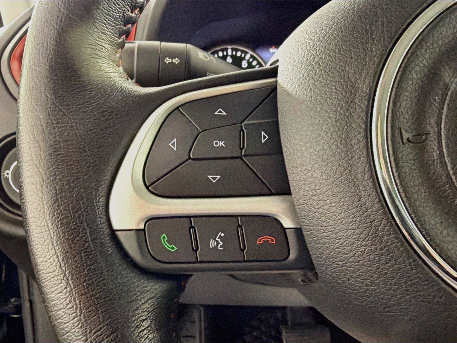 Used 2023 Jeep Renegade Latitude w/ Sun/Sound Group AWD/4WD image 39