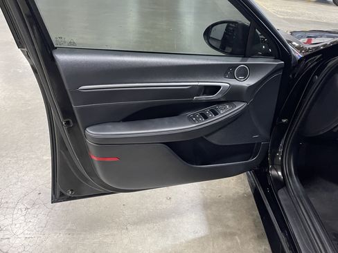 Used 2021 Hyundai Sonata Limited FWD image 17