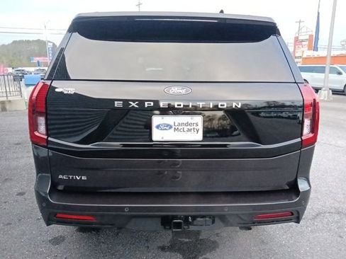 New 2026 Ford Expedition Active image 4