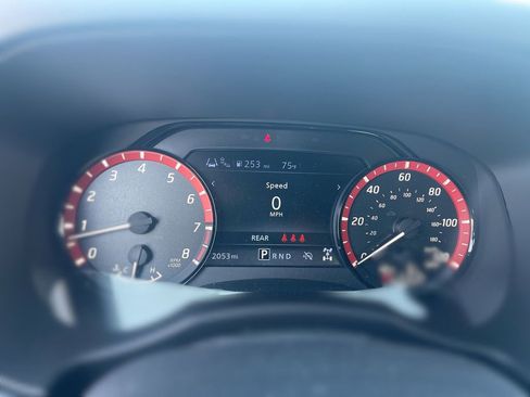 Used 2025 Nissan Frontier PRO-4X image 22