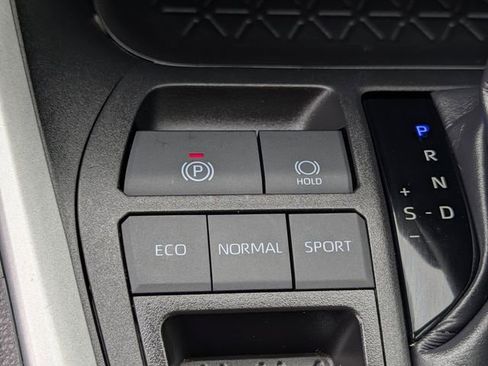 Used 2024 Toyota RAV4 XLE FWD image 16