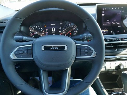 New 2026 Jeep Compass Latitude image 26