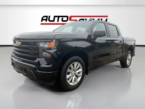 Used 2024 Chevrolet Silverado 1500 Custom image 3