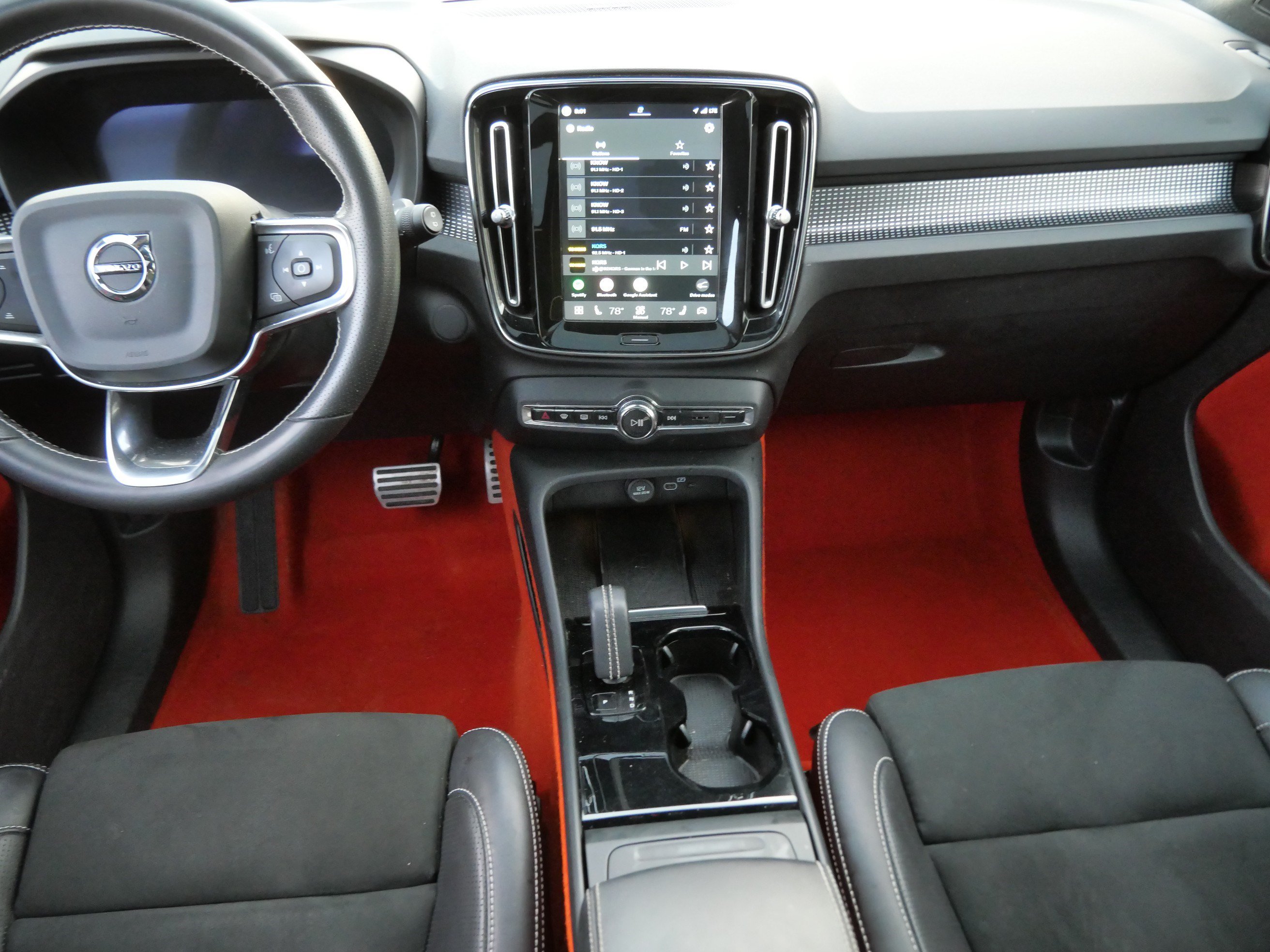Used 2021 Volvo XC40 P8 Recharge AWD/4WD image 10