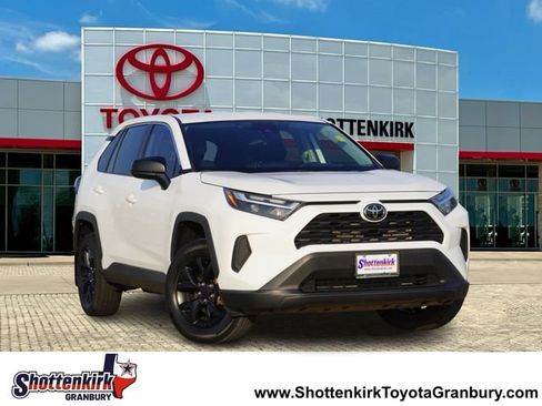 Used 2023 Toyota RAV4 LE FWD image 1