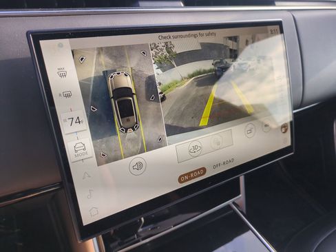 Used 2024 Land Rover Range Rover SE image 21