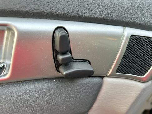 Used 2008 Chrysler Pacifica Touring FWD image 12