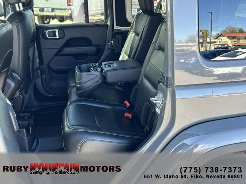 Used 2020 Jeep Wrangler Unlimited Sahara image 20