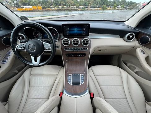 Used 2021 Mercedes-Benz GLC 300 4MATIC image 19