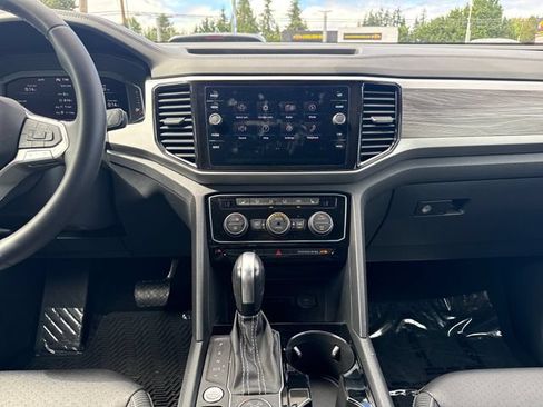 Used 2023 Volkswagen Atlas Cross Sport SE AWD/4WD image 25
