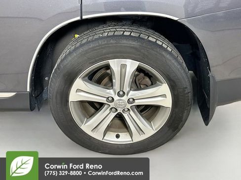 Used 2011 Toyota Highlander Limited w/ Tow Pkg AWD/4WD image 32