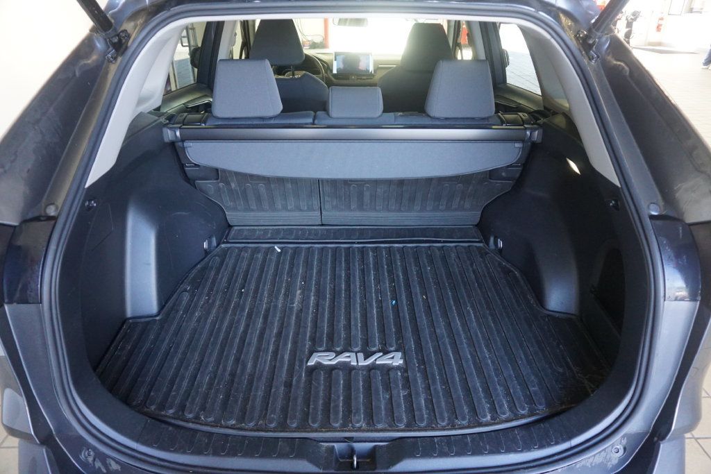 Used 2023 Toyota RAV4 XLE w/ Convenience Package AWD/4WD image 17