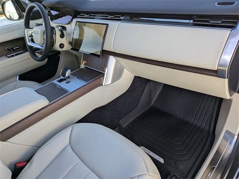 New 2026 Land Rover Range Rover SE image 19