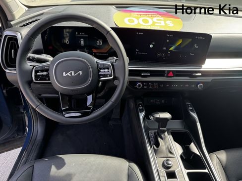 New 2025 Kia Sorento S image 12